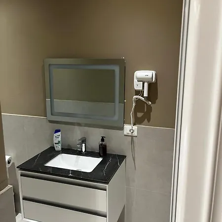 Sunlake בית הארחה *