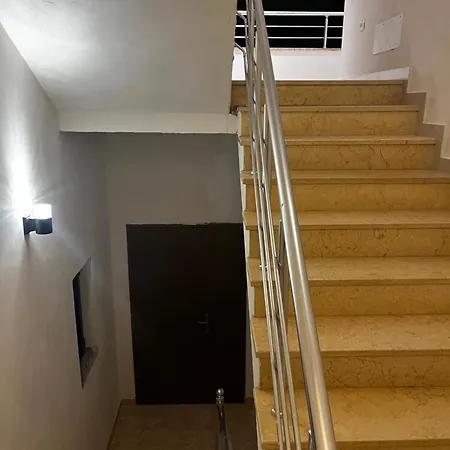 Sunlake בית הארחה *