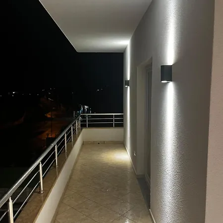 Sunlake בית הארחה *