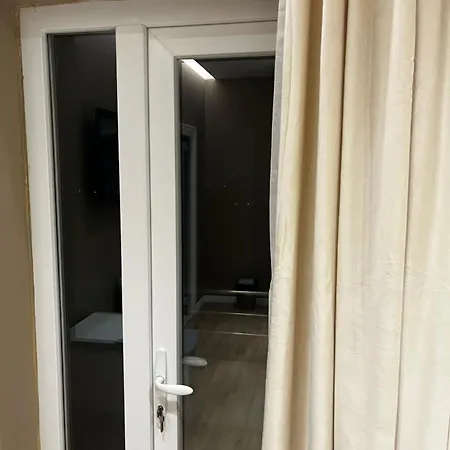 Sunlake Vendégház Tirana