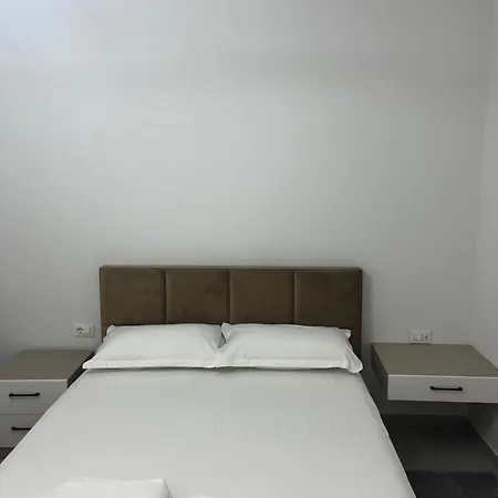 Sunlake Vendégház Tirana
