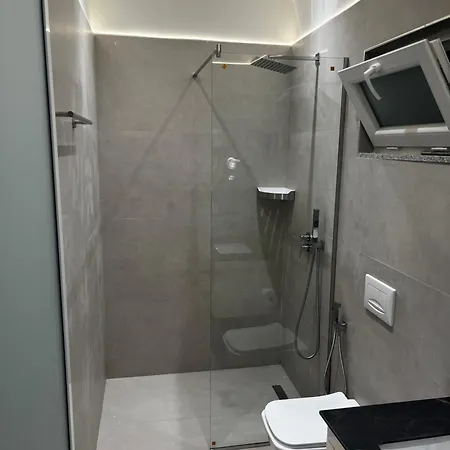 Sunlake Vendégház Tirana