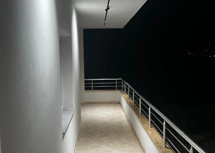 招待所 Sunlake 地拉那